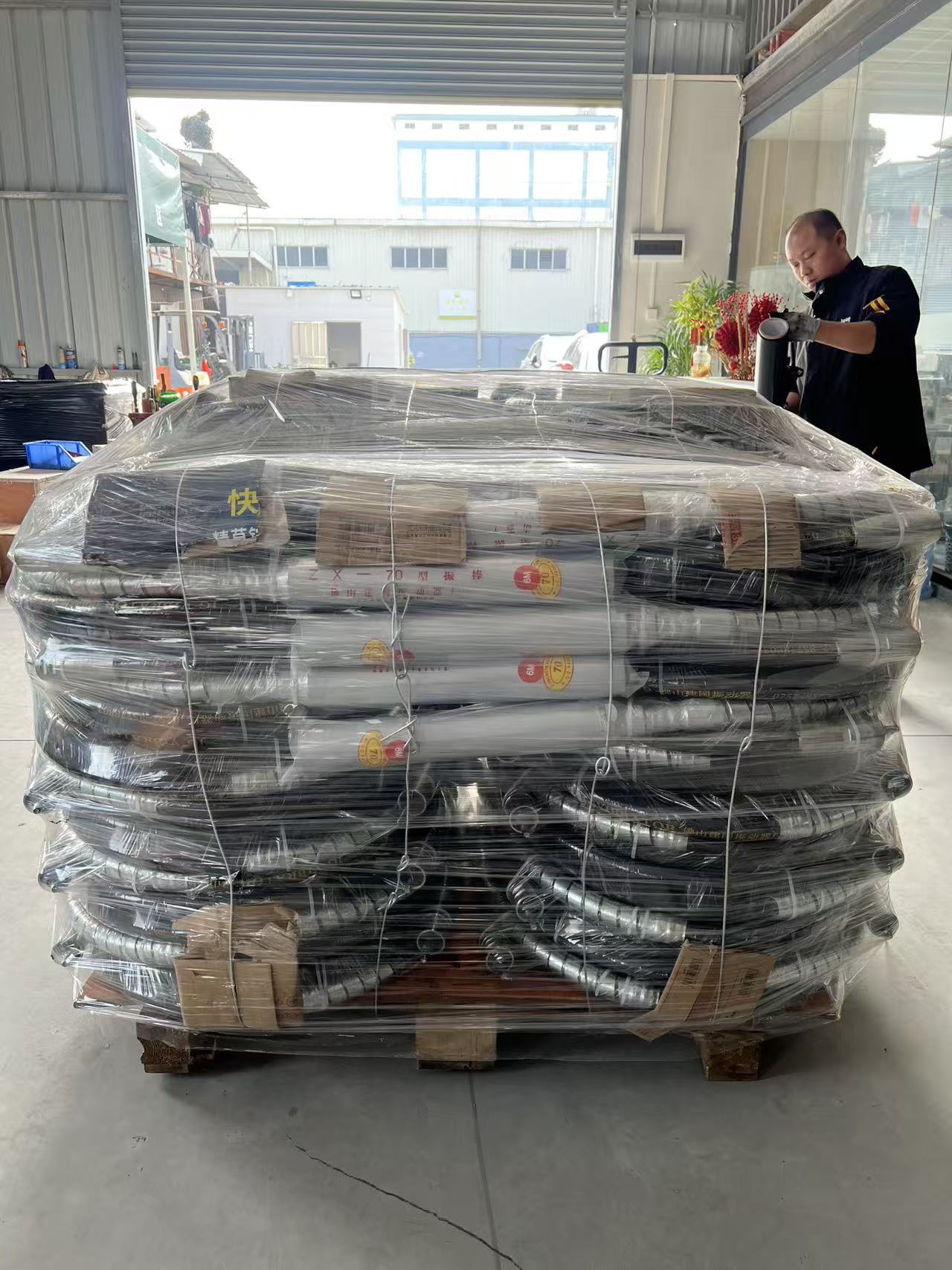 GuangZhou, China – [15 december 2025] – Jointsen voert met succes een grote exportorder naar Benin uit en demonstreert productievaardigheid en efficiënte service